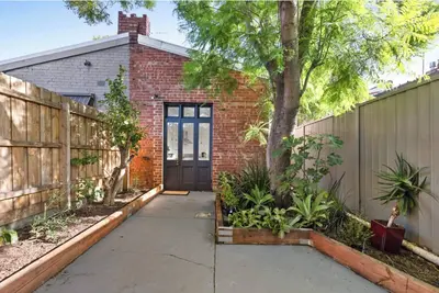 Image de Prime home near train, trams, cafes, schools, Yarra River & city attractions