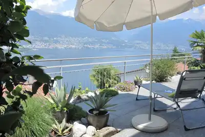 Image de Appartement de vacances bien entretenu avec grande terrasse et vue panoramique u