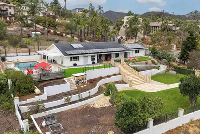 Image de Viva La Vista! | Pool & Jacuzzi | Family Game Room