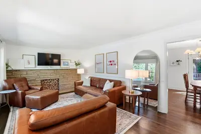 Image de Cozy Abode in East Clt! Mins from Uptown, South End, Bojangles Coliseum + More!