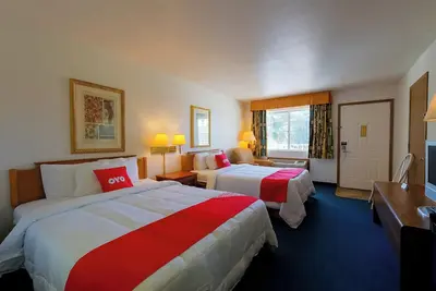 Image de Affordable Queen Bed Room Perfect for Weekenders Exploring Area Caves