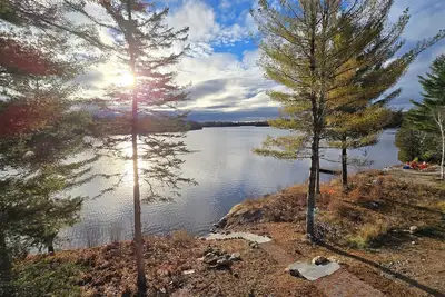 Image de Hot Tub, Lake Views & Hiking Trails – The Ultimate Nature Getaway