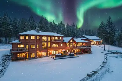 Image de New Montana Mansion/2 Hot Tubs/2 Saunas/Theater