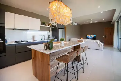 Image de Spacious modern condo @ popular Las Ballenas beach