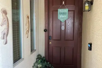 Image de Welcome to Howie's Guesthouse!