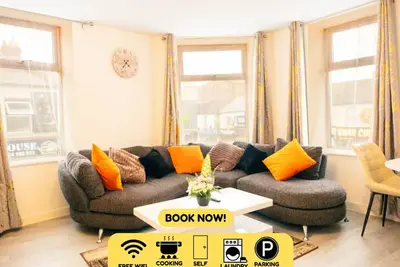 Image de Stylish 3-Bed Flat Near Cardiff City Centre & Uni