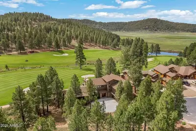 Image de Luxury Retreat • Hot Tub • Games