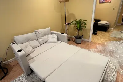 Image de Modern Astoria Apartment with Garden Access – Prime Location Near Subway!