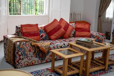 Image de Comfortable Off-Grid Home with Nostalgic Furnishings