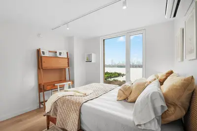 Modern Waterfront Getaway- 2br/2ba+Private Terrace