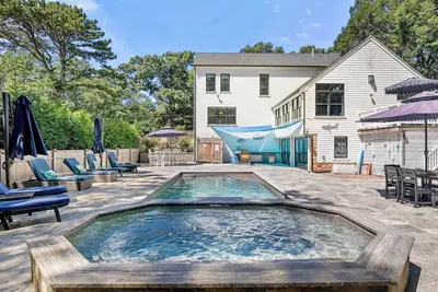 Image de Luxurious Escape, Pool, Hot Tub, Game Room!