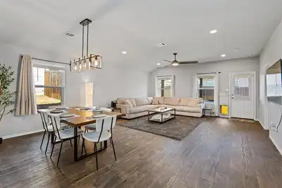 Image de Modern, Spacious Home 4br Near Airport & Tesla