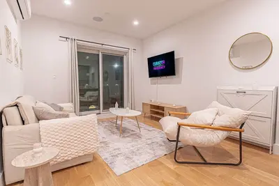 Boho 1bd w/ Balcony • Bushwick Hideaway