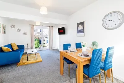 Image de Elms 5 in Perfect Hue | Sleeps 7 | Free Parking