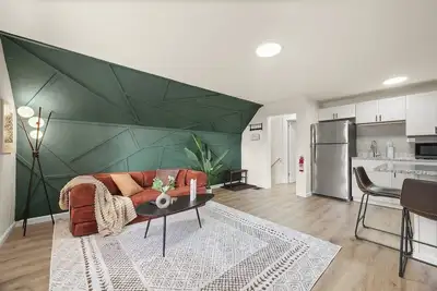 Image de Squirrel Hill Modern Haven 1br w/Parking