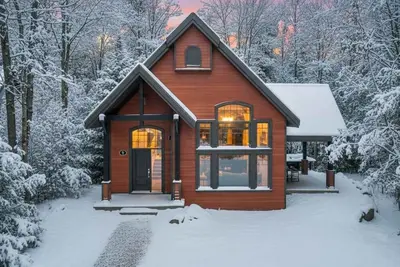 Image de Spa et Table de Billard | Ivy Cottage