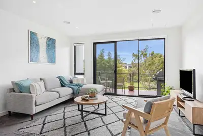 Image de Modern Coastal Escape, close to golf pool and beach