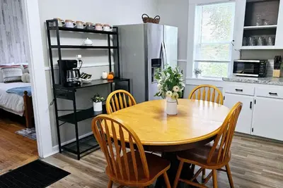 Image de Downtown Waterville Studio Apt|Washer/Dryer