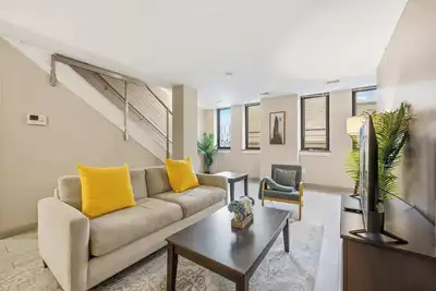 New 3br Stylish Downtown Suite