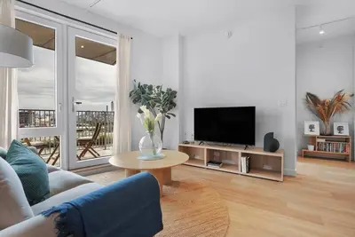 Waterfront Williamsburg 2 bd