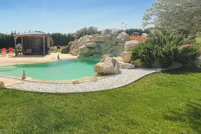 Image de Superbe maison à Rochegude avec piscine chauffée