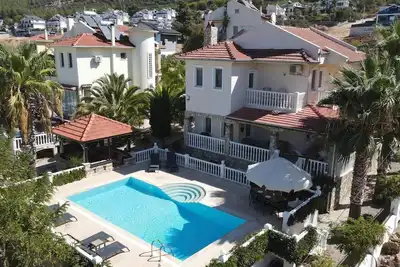 Image de Stylish Villa Surrounded by Pine Forest, Mountains, Epic Outdoor Space & Views