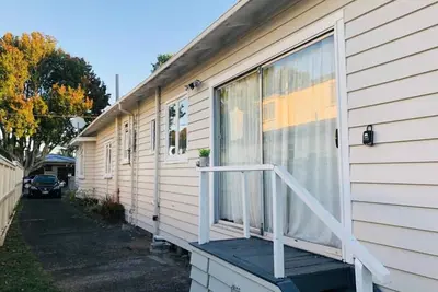 Image de 4 Beds Including 1 Sofa Bed in 1 Bedroom+1 Lounge