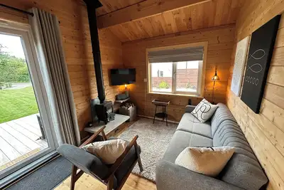 Image de The Cabin - log fire cosy home. Sleeps 4