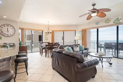 Image de Topaz 808 Luxury 3br 3ba at Las Palomas Ocean Views, Private Balcony and Premium Resort Amenities