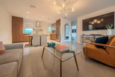Image de Mia Villa — Spacious Miami Getaway with Outdoor Kitchen & Central Location