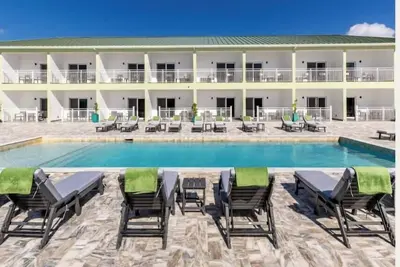 Image de Ocean Breeze Resort Suite 116 - 2-bedroom Hotel Suites, Pool, Gym and Restaurant