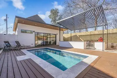 Image de Sleek 3br/2. 5ba Home with In-Ground Pool & Rosewood Amenities - Austin Avante-Garde