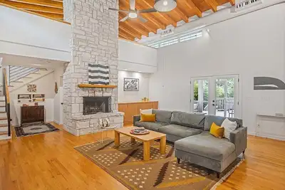 Image de Central Atx, Spacious Yard, Family Friendly