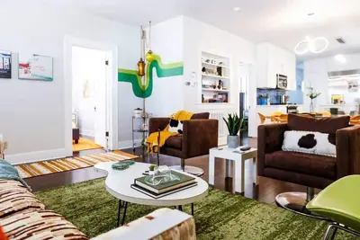 Image de 3xKing Bedrooms Austin Retro Cowboy Manor + Walk to South Congress