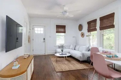 Image de Urban Charm in East Austin – Minutes to Downtown,