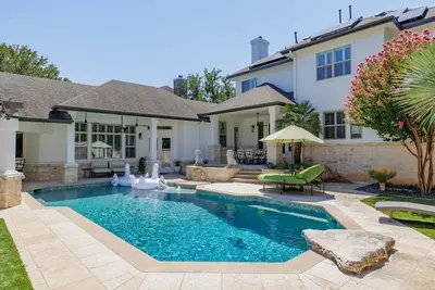 Image de The Victoria, Pool, Outside Kitchen-Sleeps 12