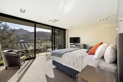 Image de Luxurious Escape: Breathtaking Views Await