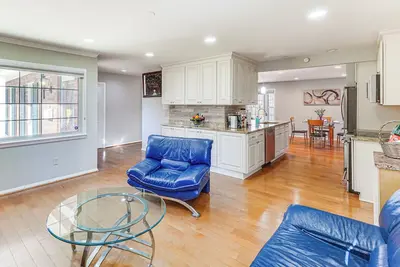 Image de 5 Mi to Lake Accotink Park: Modern Home w/ Yard