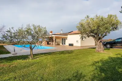 Image de Belle maison de à Novigrad avec piscine privée
