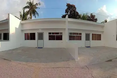 Image de 3 x 2br each good for 12pax 3km to beach