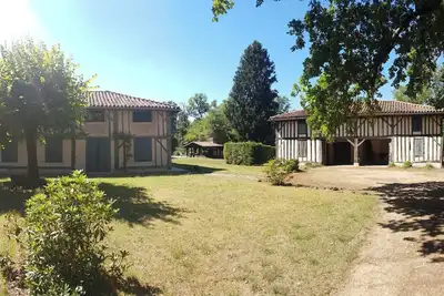 Image de Maison familiale 11 pers, piscine, calme à 10 min à pieds du bourg