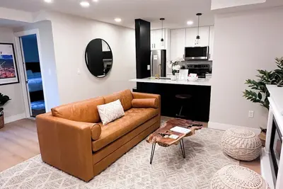 Image de Relaxed Elegance / Ski-In/Out / King Bed / Central Location / Park City Mtn Base