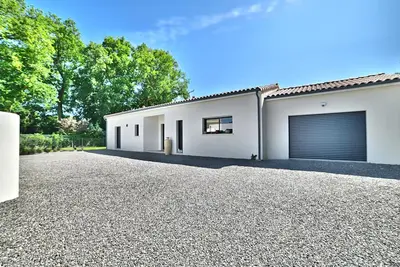 Image de Agréable maison récente, idéale pour des vacances au calme.