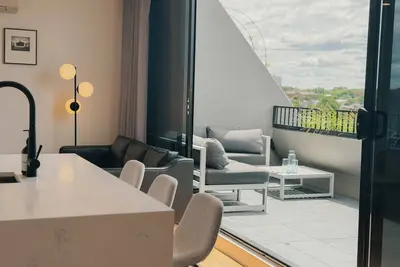 Image de Stylish Urban Retreat in the Heart of Collingwood