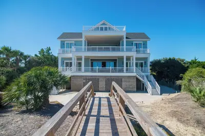 Brand New 7 bedroom Oceanfront Home