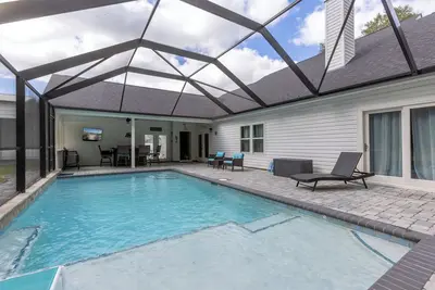 Image de Southern Charm- *Heated Pool, Close To Owa, Sports Plex, Tanger, & Beach!