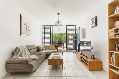 Image de Spacieux duplex proche de la plage avec citerne