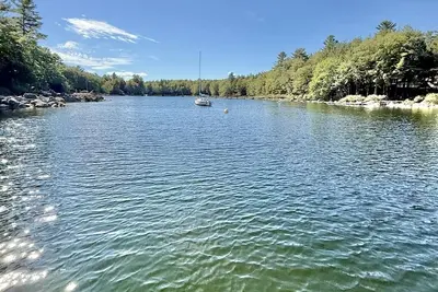 Image de Waterfront 4 bedroom and 3 bath home on the Raymond Cape