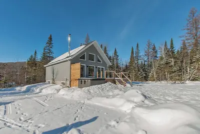 Image de Chalet familial moderne | lac, spa, ski, jeux pour enfants et nature  | saint-côme