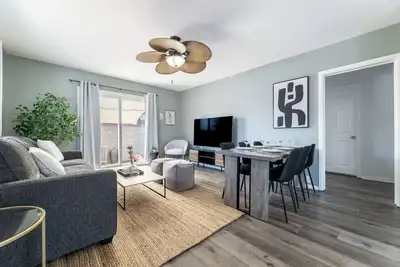 Image de Hawthorne Haven: Spacious 4br Retreat!